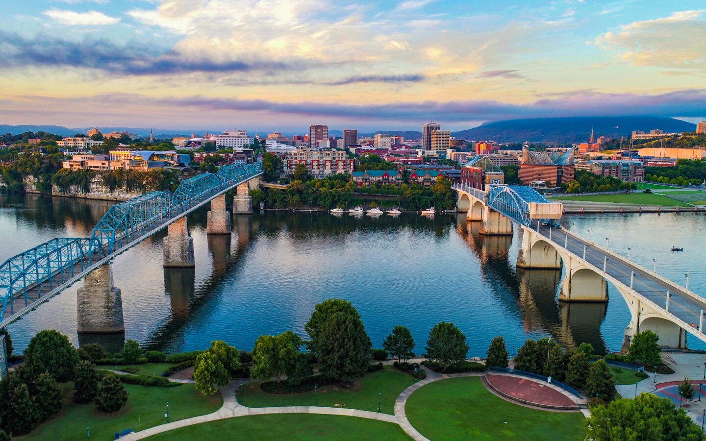 2 bridges over river
