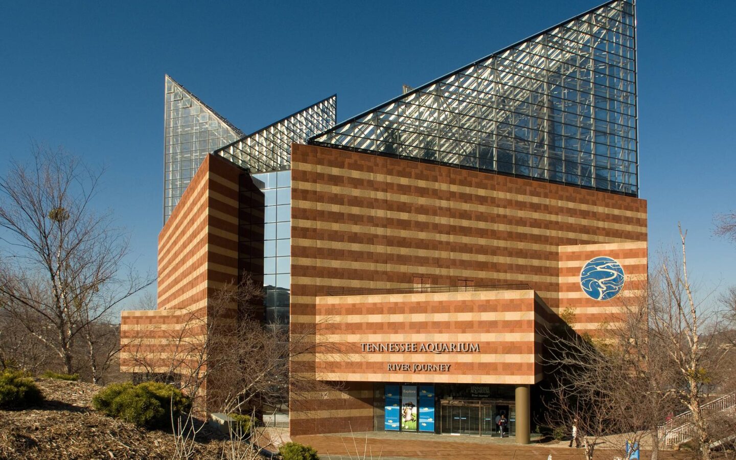 exterior view of the chatanooga aquarium